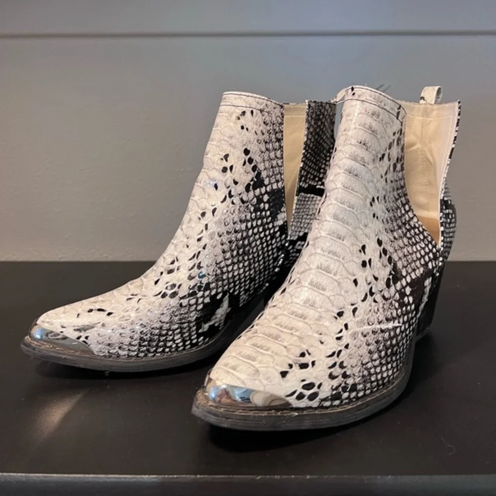 Women’s Faux Snake Skin Booties